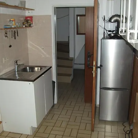 Helle große Souterrainwohnung mit eigenem Eingang Unterhaching Exterior foto